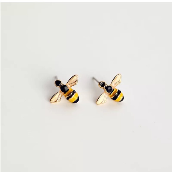Jewelry - Bee Studs 🐝